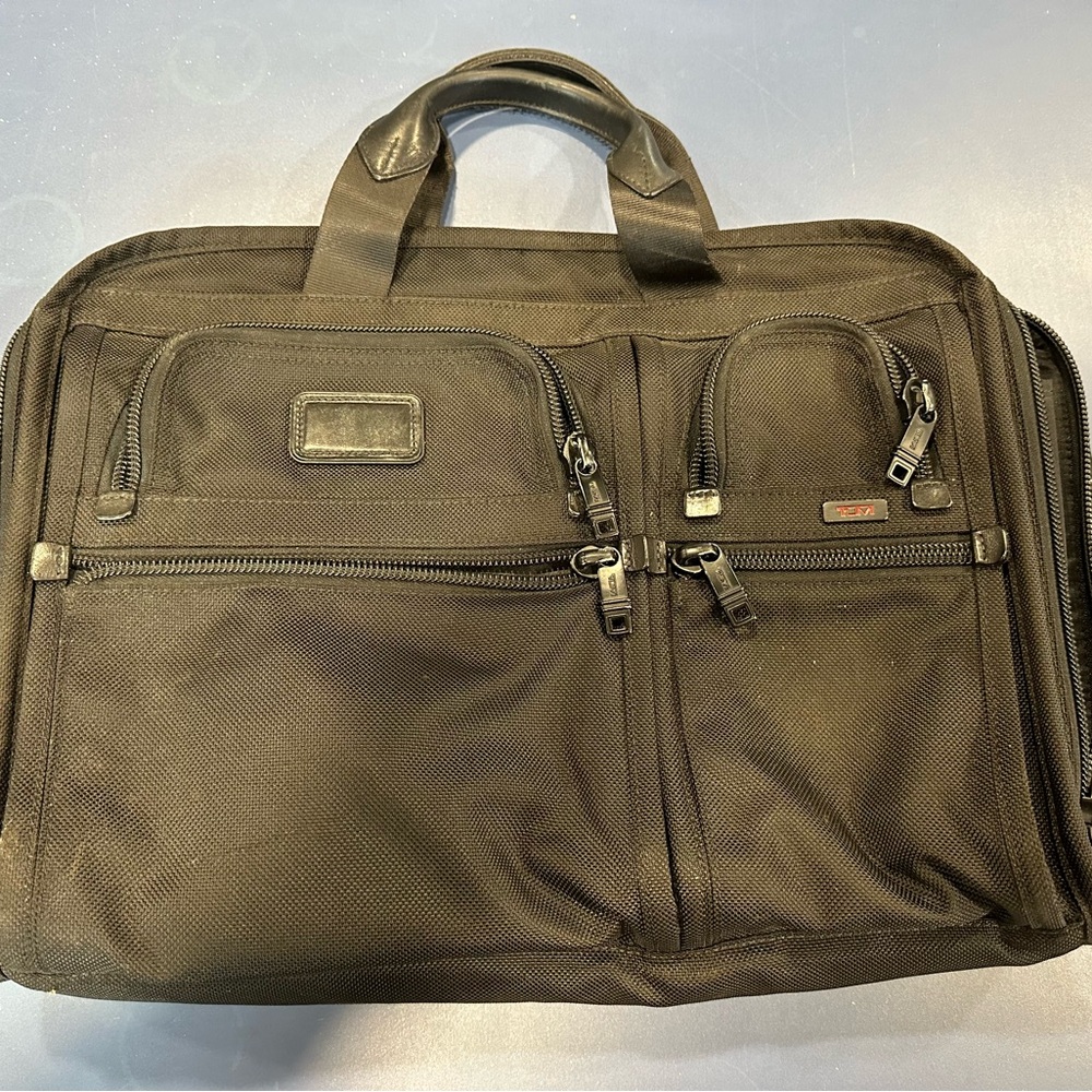 Tumi Alpha Briefcase 26114DH